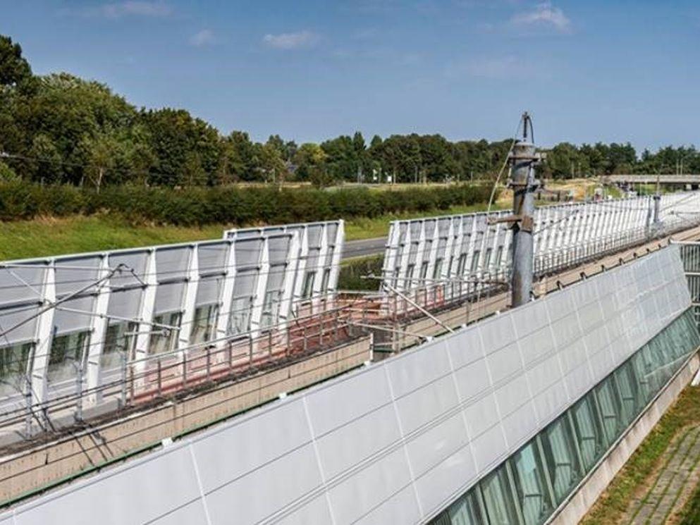 Geluidsabsorberende schermen in Nieuwe Wetering