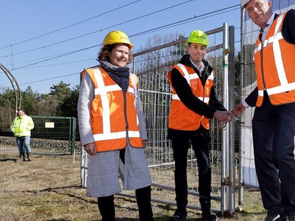 Afsluiting overweg Maartensdijkseweg in Hilversum