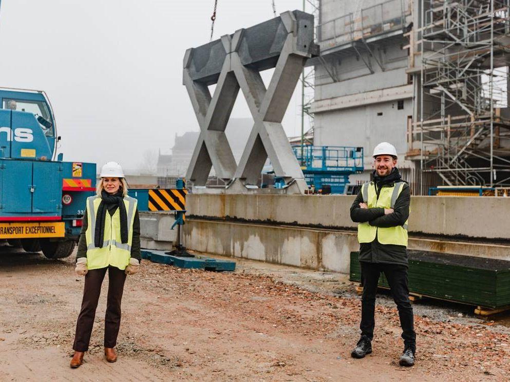 Eerste kruis komt aan op Eandistip in Mechelen