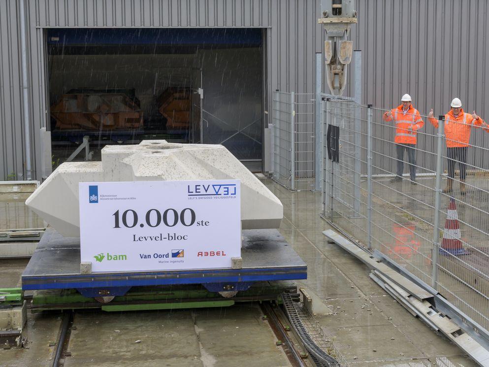 10.000ste Levvel blok