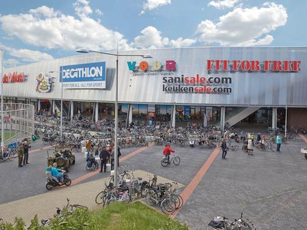 AM verkoopt De Voorwaarts in Apeldoorn