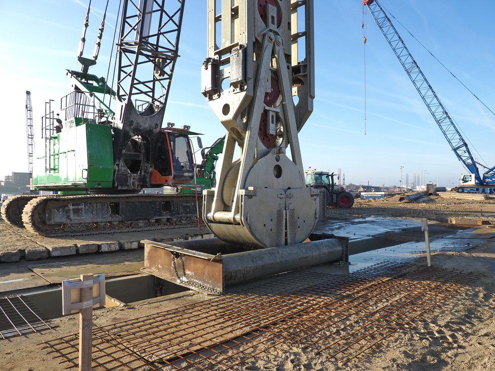 Start vervaardigen diepwanden nieuwe zeesluis IJmuiden. Foto: Ko van Leeuwen.