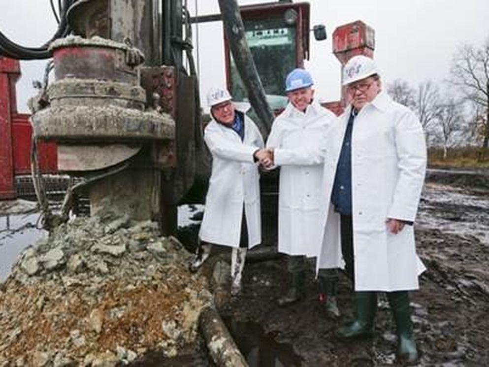 Eerste paal nieuwe Winterdijktribune TT Circuit Assen