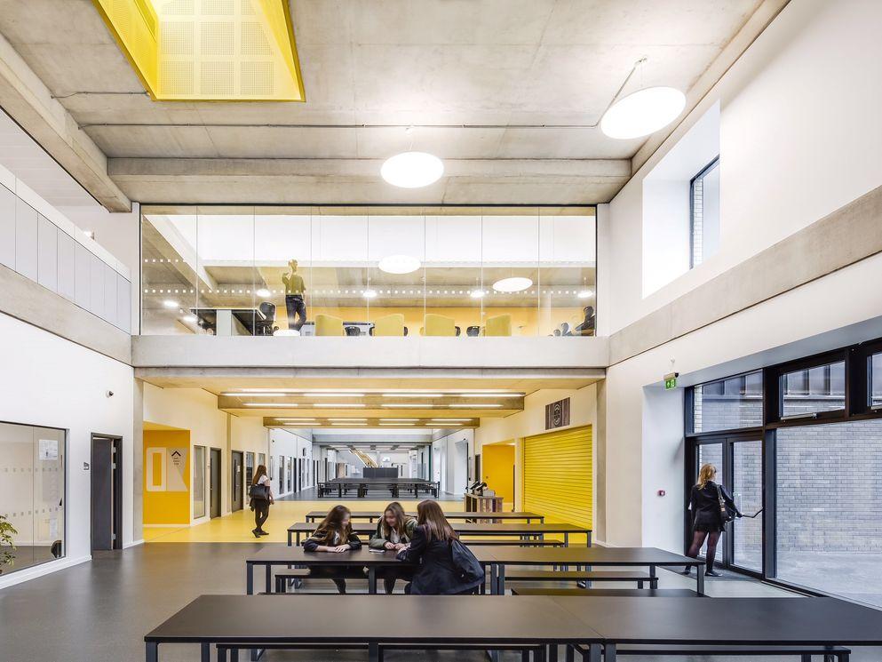 Over 2,000 people work on brand new £34 million school in Surrey. Hundven Clements Photography.