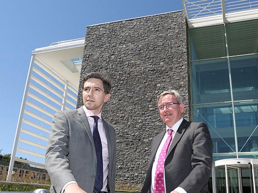 Minister for Health, Mr Simon Harris TD (left) and NUI Galway President, Professor Ciarán Ó hÓgartaigh.