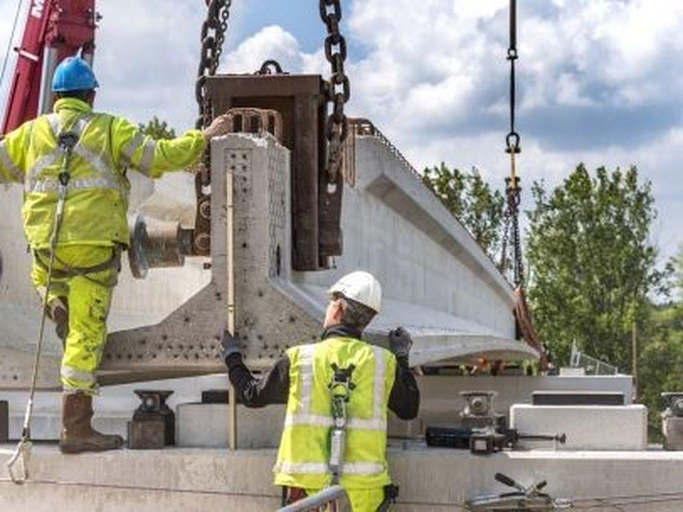 Timelapse plaatsing liggers natuurbrug de Mortelen