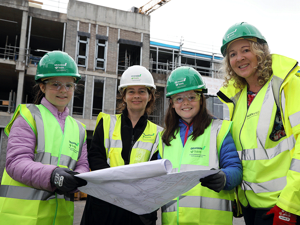 Attracta Mathews, Community Benefits Advisor of GRAHAM-BAM Healthcare Partnership, a joint venture between GRAHAM and BAM Contractors Ltd and Kelli Johnston from WOMEN’STEC are pictured with (l-r) Aibhne Mellon O’Halloran and Bronwyn Beatty from East Belfast.