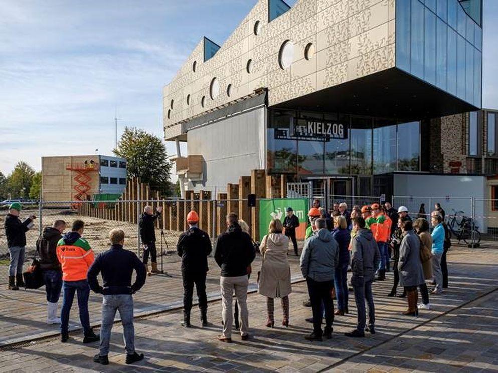 Eerste paal nieuwbouw gemeentehuis Midden-Groningen