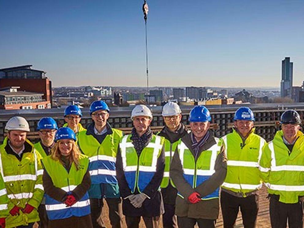 University’s new building reaches its summit