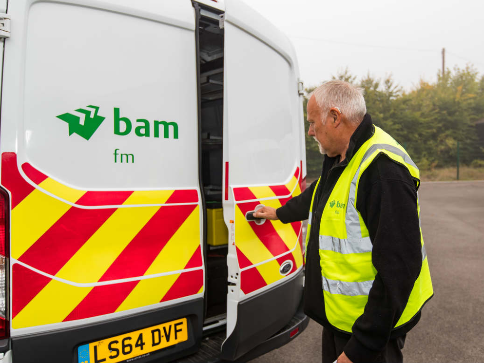 BAM FM delivers school lunches on wheels in Bristol