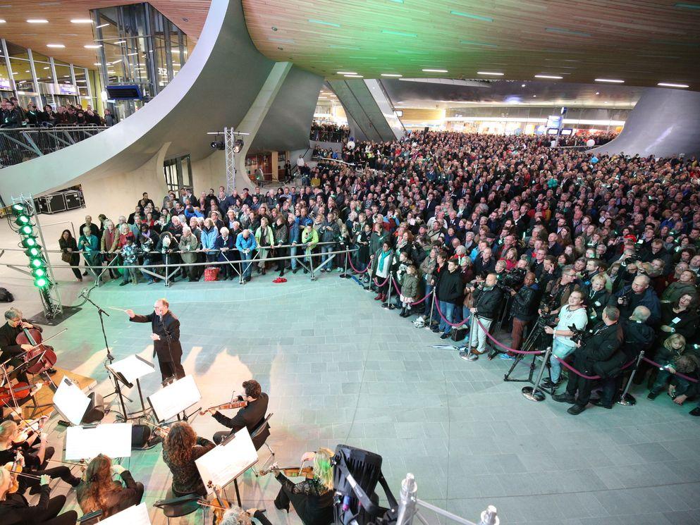 Volle bak bij opening nieuwe stationshal Arnhem