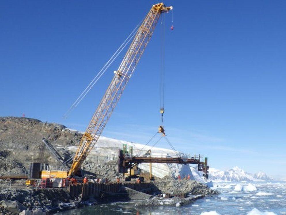 Lowering the first frame into place