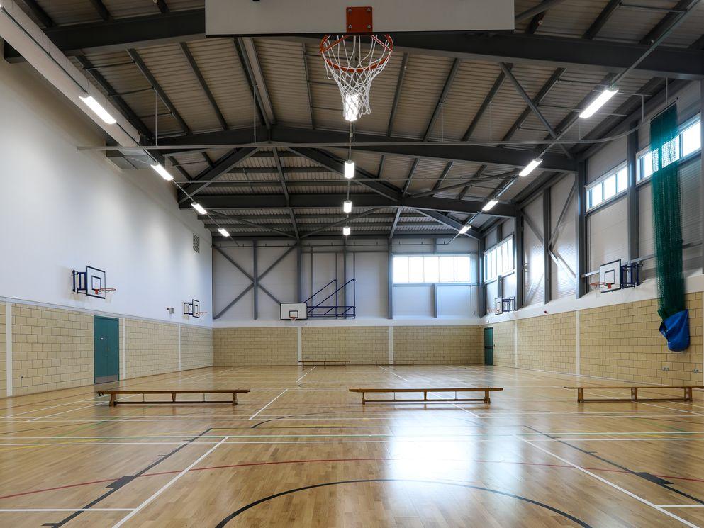 BAM hands over Ilfracombe Academy 16 weeks early and records a quarter of a million man hours