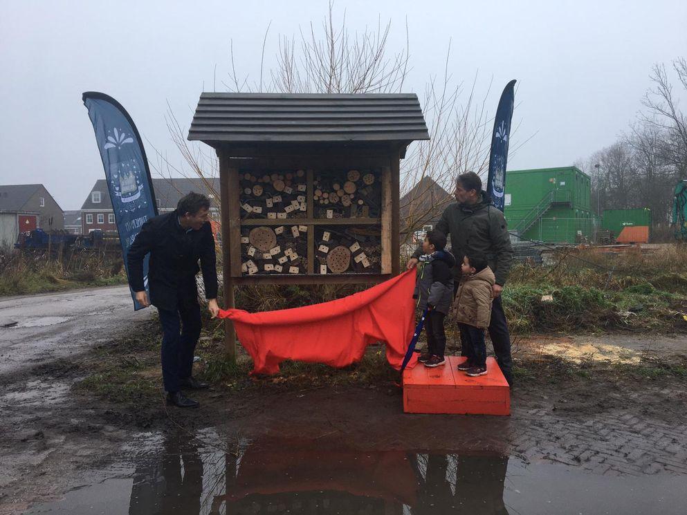 Onthulling insectenhotel