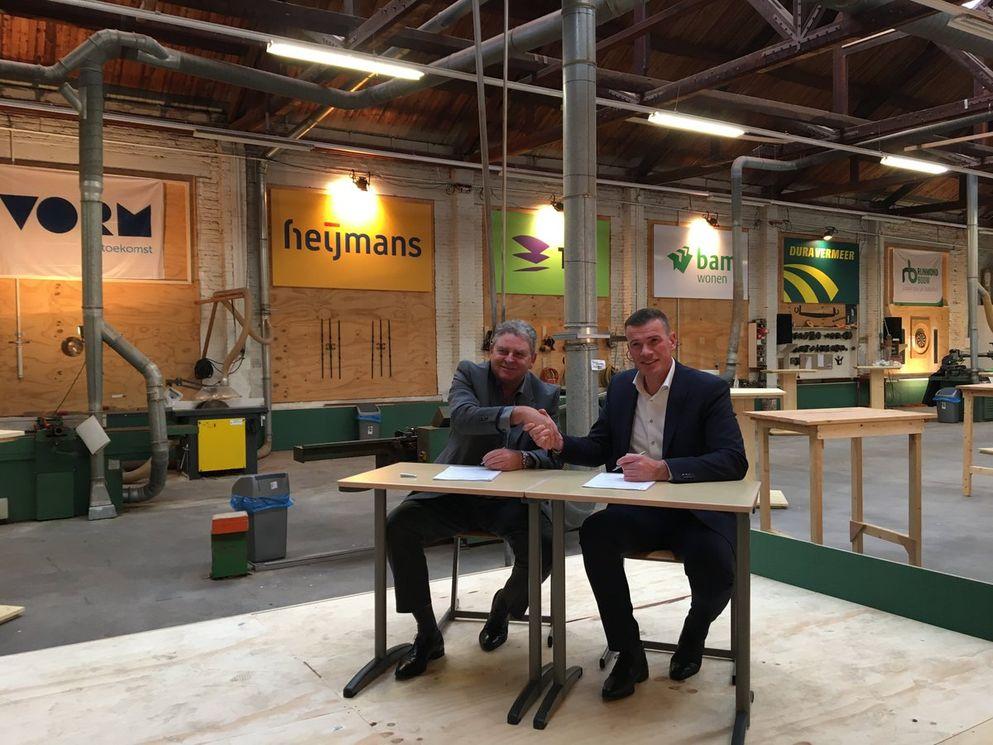 Vandaag ondertekenden Frank Knotter, Directeur Rijnmond-Bouw, en Leendert den Heijer, directeur BAM Wonen, de locatieovereenkomst voor de nieuwe opleidingsvestiging.