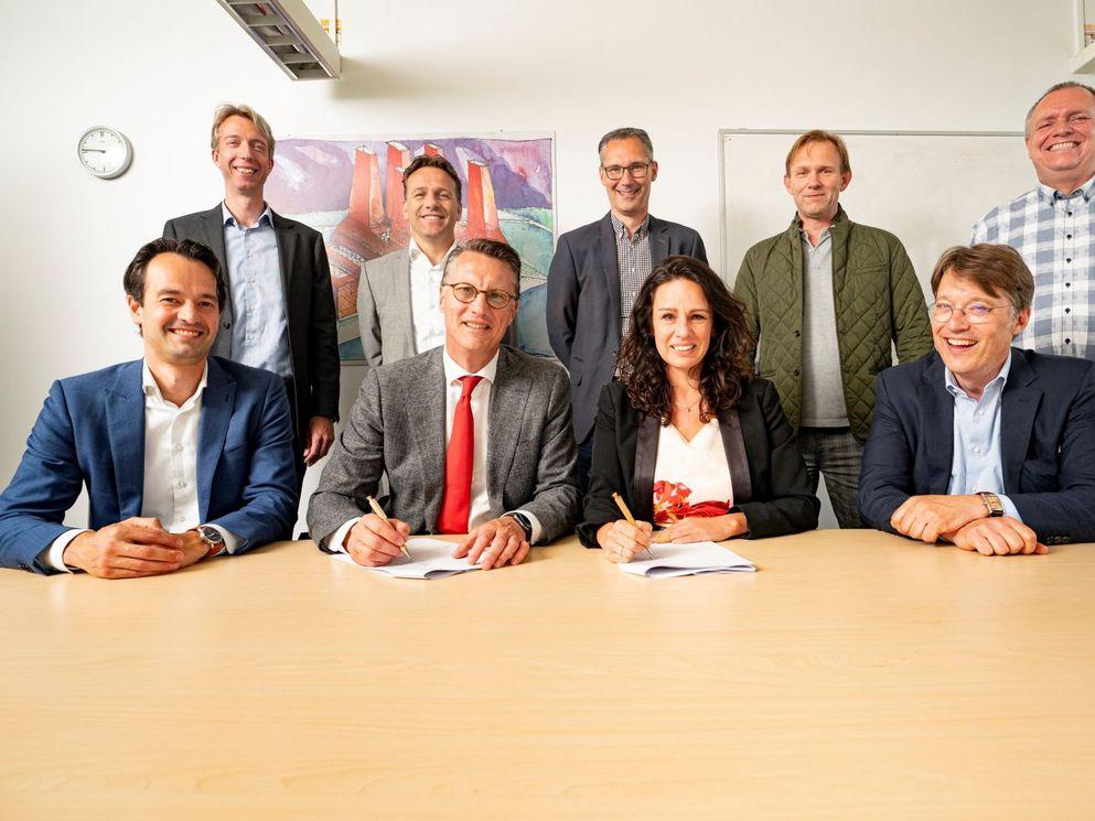 Ondertekening van de overeenkomst