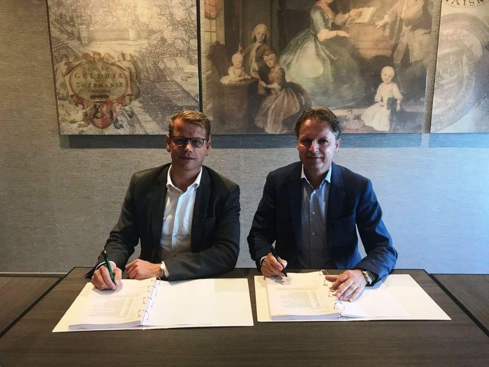 Ondertekening van de overeenkomst