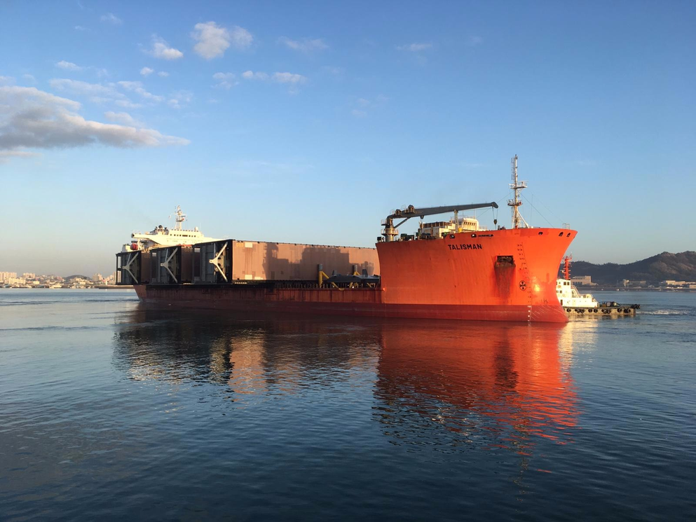 Sluisdeuren op zeeschip