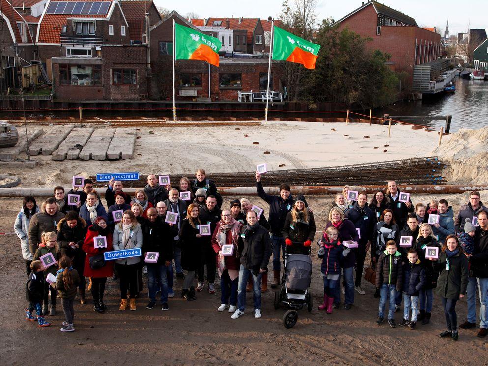 Gemeente Zaanstad en BAM Wonen geven feestelijk startsein bouw Thuis aan de Zaan in Zaandam