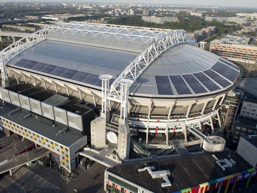 Impressie zonnepanelen dak ArenA