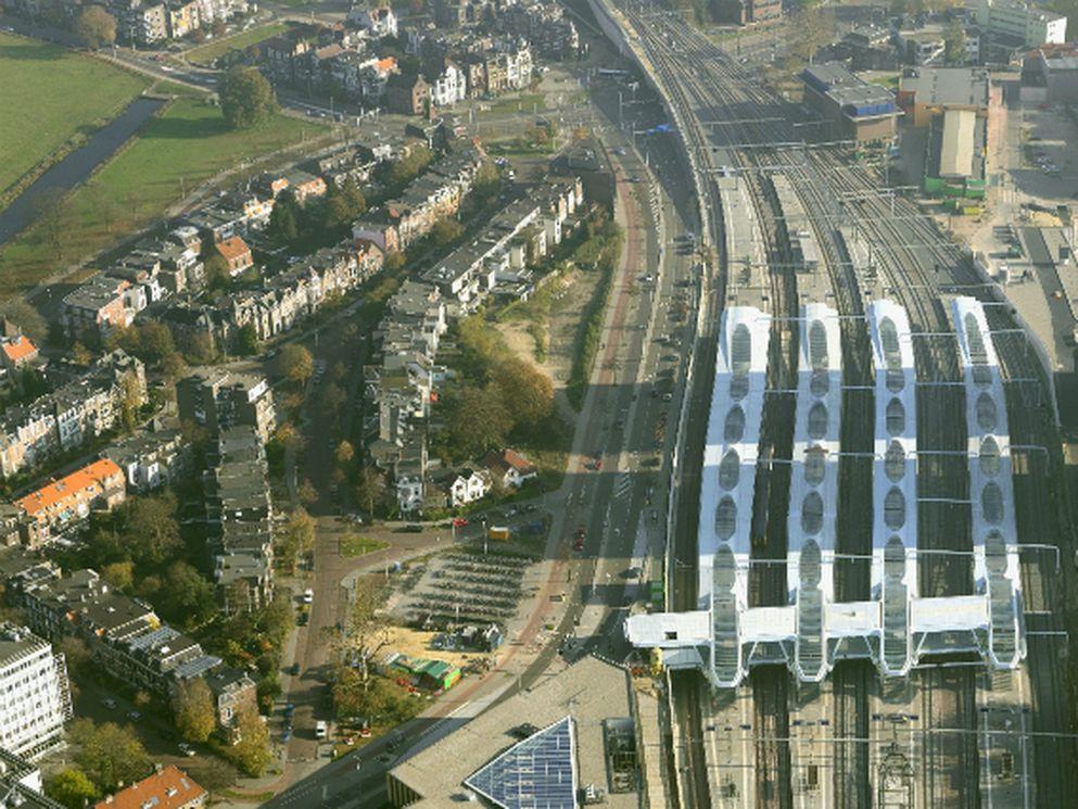 ProRail wint prestigieuze staalprijs; perronkappen en passerelle station Arnhem staaltje vakmanschap