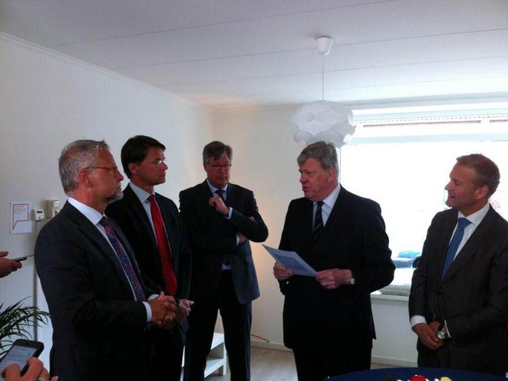 Minister Opstelten reikt Politiekeurmerk Veilig Wonen uit voor eerste woningen Stroomversnelling