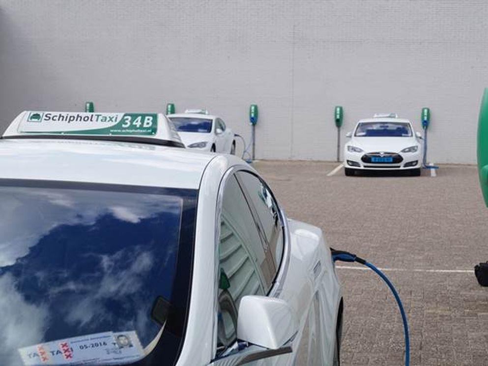 Slimme technologie laadt elektrische taxi’s voor Schiphol dertig procent sneller op