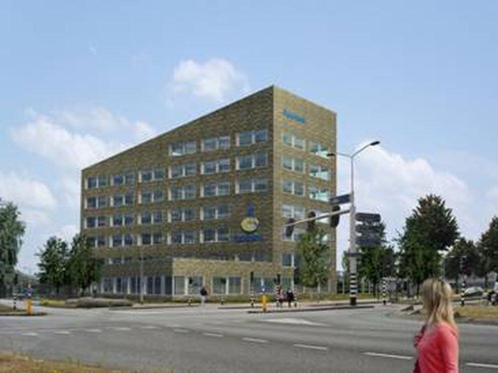 Startsein bouw duurzaam bankkantoor Rabobank aan Zuiderval in Enschede
