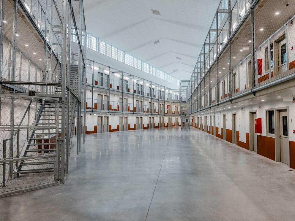 Nieuwe duurzame gevangenis in Dendermonde ingehuldigd