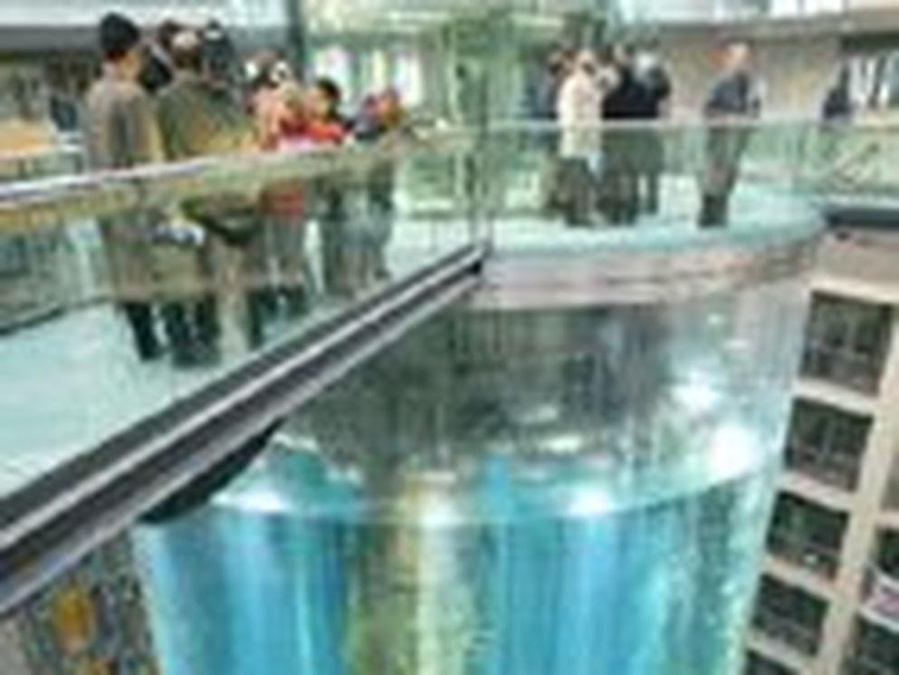 Aquarium with lift in Berlin