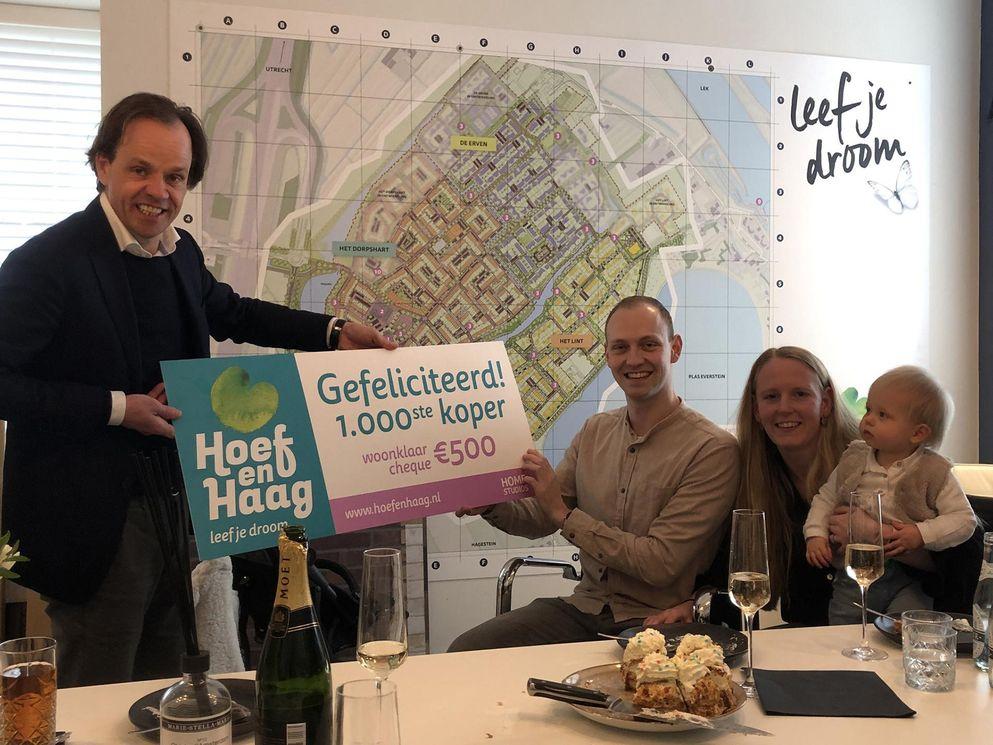  Duizendste woning in dorp Hoef en Haag verkocht!
