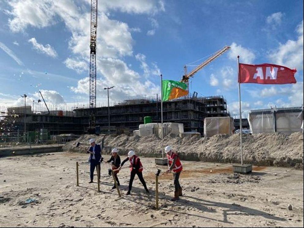 Start bouw 37 energiezuinige woningen in Vechtrijk, Weespersluis te Weesp