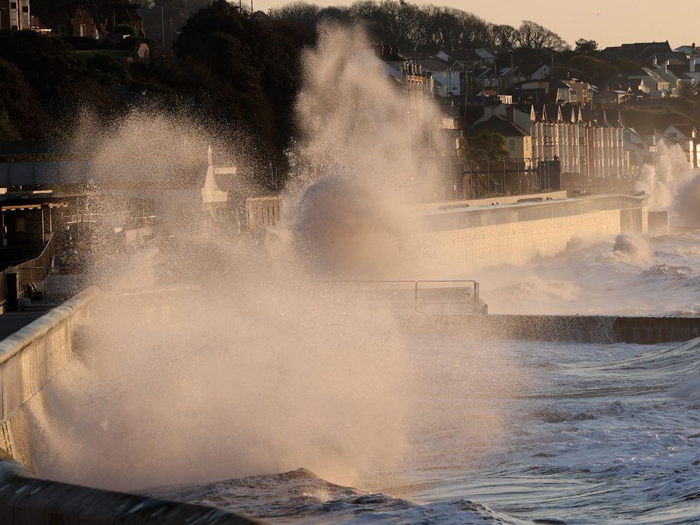 Dawlish sea wall withstanding Storm Ciarán
