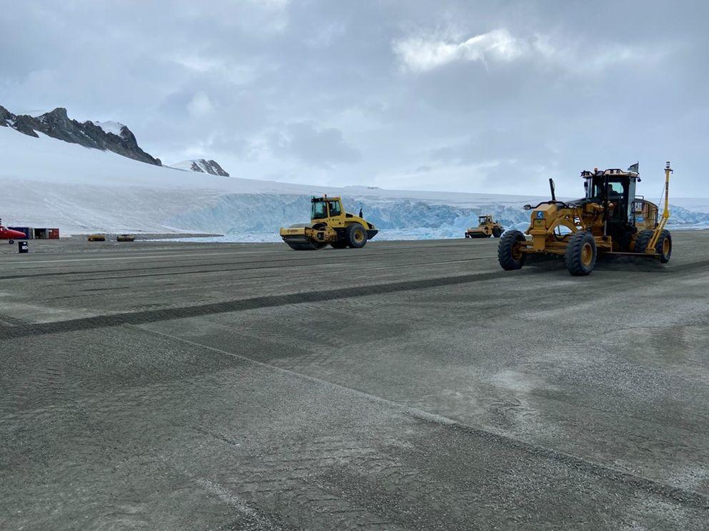 Antarctic Runway is upgraded to support UK hub for polar science