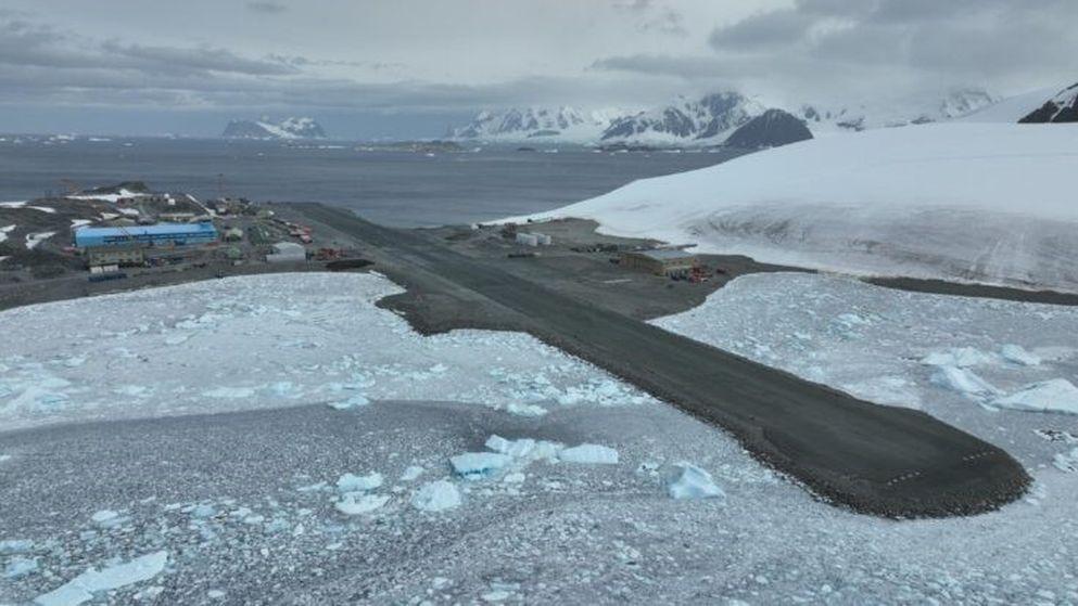 Antarctic Runway is upgraded to support UK hub for polar science