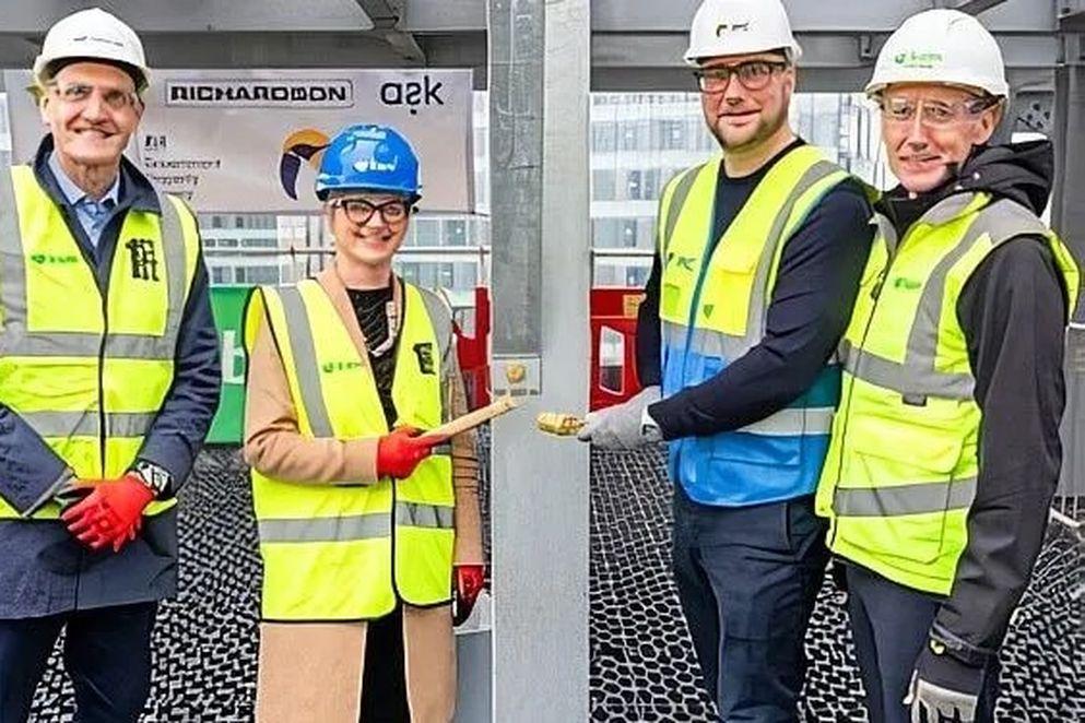 Topping out ceremony 