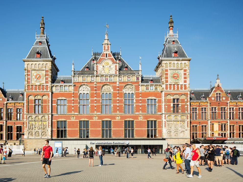 Vooraanzicht Amsterdam Centraal