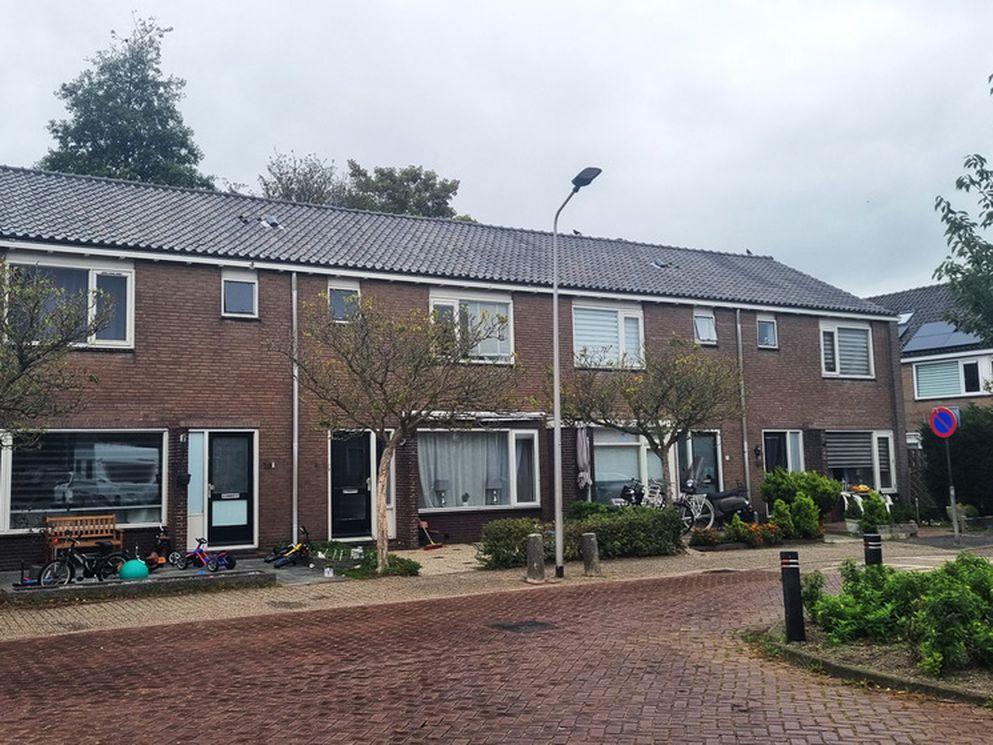 Stek en BAM verduurzamen 31 woningen Van Duvenvoordestraat e.o. in Warmond