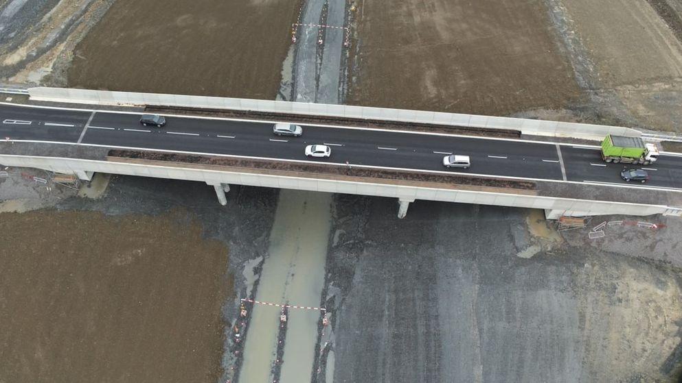 A41 bridge near Waddesdon open to traffic
