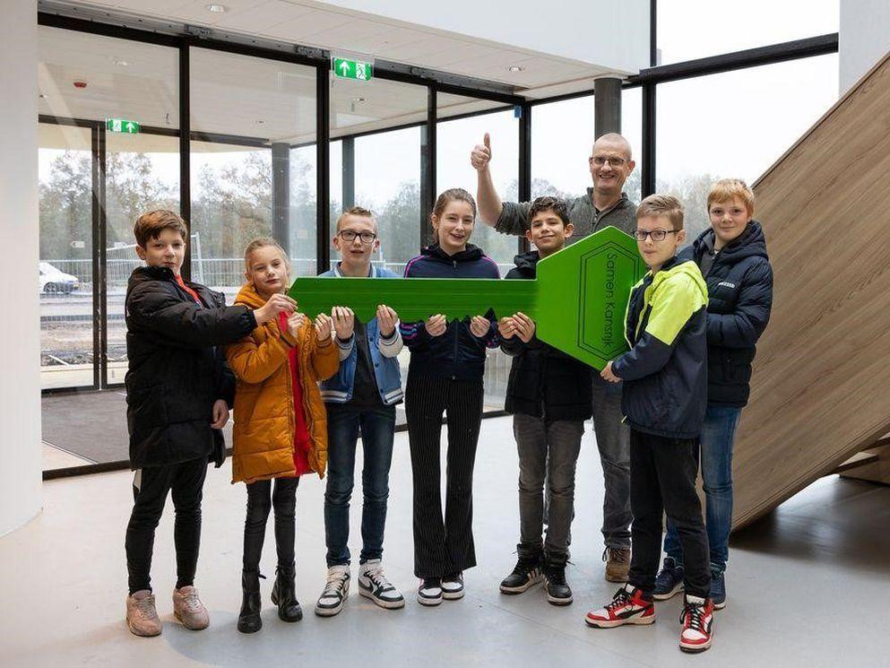 BAM draagt sleutel Samen Kansrijk over aan leerlingen