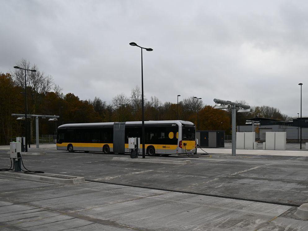 Uitgebreide busstalling voor zero-emissie bussen in Groningen officieel geopend