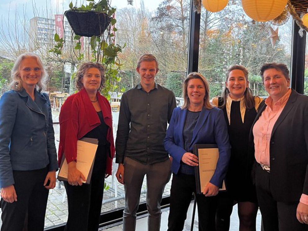 AM en gemeente Leiderdorp tekenen overeenkomst voor nieuwbouw Elisabethhof in Leiderdorp