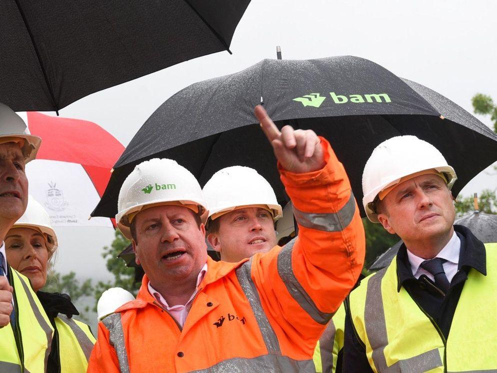 Irish prime minister visiting the construction site