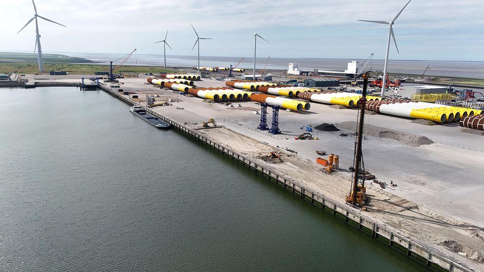 BAM reinforces quay for BUSS in Eemshaven in the North of Holland