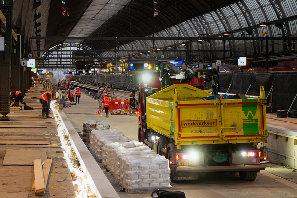 Successful Renovation at Amsterdam Central Station Thanks to Strong Collaboration